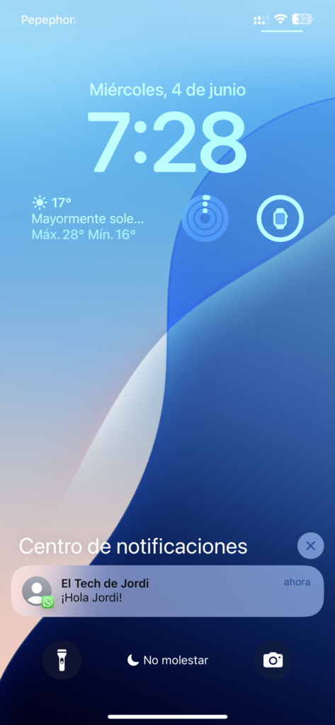 Notificación de mensaje de WhatsApp en la pantalla de bloqueo un iPhone